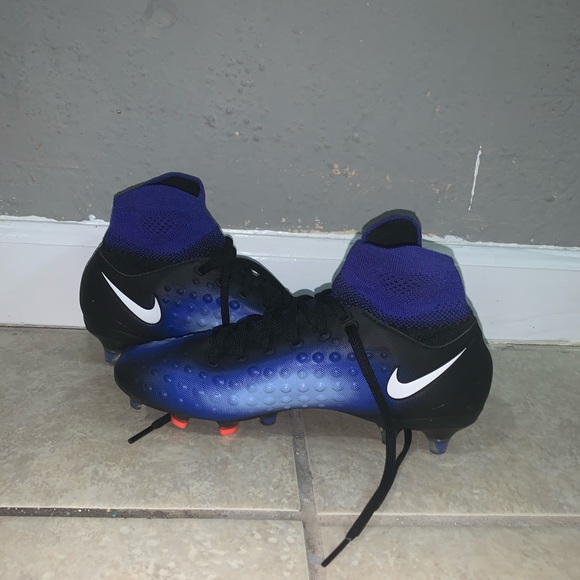 new blue nike soccer cleats